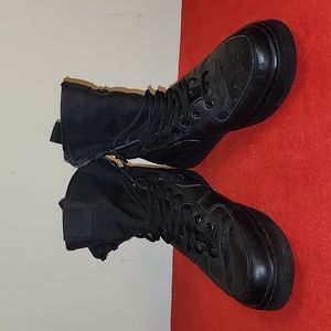 Nike size 10 Black Jungle Style Boot worn once